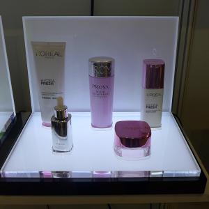 Custom Elegant Acrylic Cosmetic Display Stand